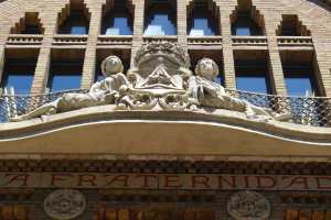 Detall de la façana de la Fraternitat.