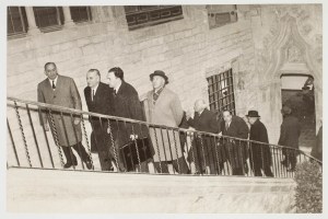 Josep Maria Porcioles, acompanyat del regidor Josep Blajot i del director dels Museus d’Art de Barcelona, Joan Ainaud de Lasarte a la inauguració de Museu Picasso de Barcelona 9 de març de 1963 Fons documental del Museu Picasso, Barcelona Fotografia de Suárez. 