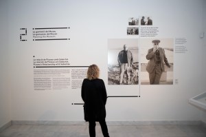 Un dels àmbits de la exposició. Fons documental del Museu Picasso, Barcelona. Foto: J M Llobet