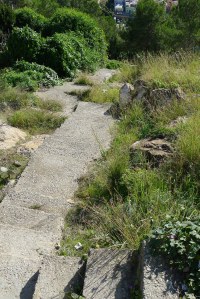 Escales d'accés al barri desl Canons des de Font Castellana.