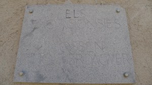 Placa dels excursionistes que el franquisme no va permetre posar l'any 1952.