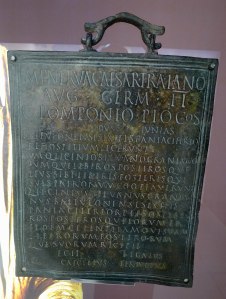 Tabula baetulonensis. És el primer document on es parla de "badalonins".