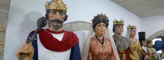 Gegants Nous plaça Nova, de Sant Pere i Nous de la Casa de la Caritat.