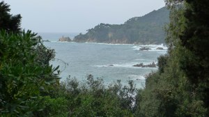 Vista de la costa des de la plaça deles Sirenes.