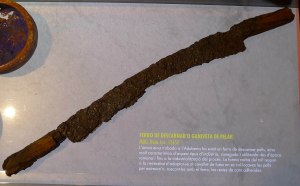 Ganiveta de pelar trobada a l'adoberia.