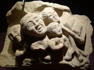 Mènsula de l'església gòtica.