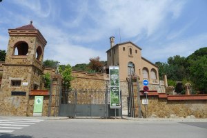 Accés pel carrer Montevideo