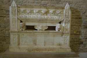 Sepulcre del comte Joan Ramon Folc I.