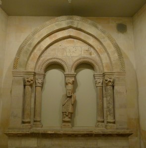 Finestra. Segle XIII. Àlaba. MFM.