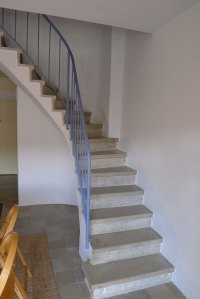 Escala d'accès al segon pis.