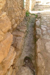 Desguàs del segle III aC. al carrer d'entrada.