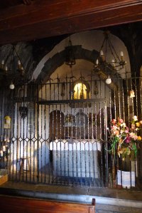 Interior del santuari.