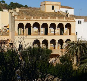 Façana posterior de Can Pere Roger.