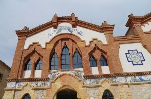 Façana lateral del celler.