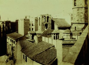 Sant Pere cap a 1908 amb la torre dels Ocells. Foto: Arxiu Fotogràfic de Barcelona.