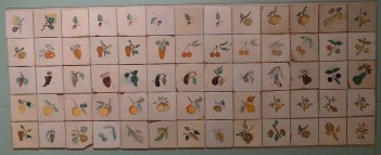 Mostrari de rajoles amb fruites i vegetals.