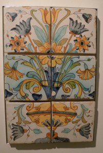 Plafó de gerro amb flors.