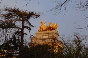 L'Auriga de l'aurora amb llum de capvespre.