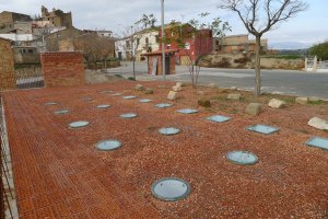 Coberta de l'Espai Transmissor allà on es fon amb el carrer.