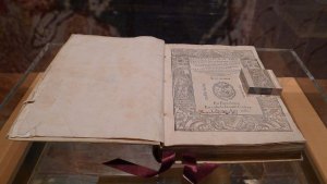 Museu de Peralada. Exemplar de la Crònica de Ramon Muntaner