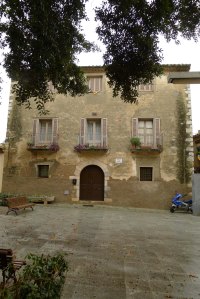 Plaça de Ramon Muntaner.