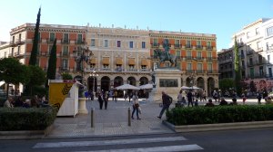 Plaça de Prim i Teatre Fortuny.