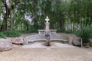 La font d'Hèrcules, d'Antoni Gaudí.