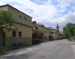 El pavelló Marina i l'església.