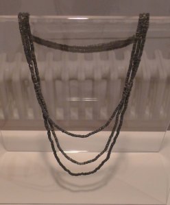 Collaret neolitic mitja ple. Sabadell.