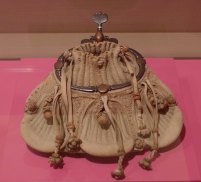 Escarsella amb vuit compartiments. Segle XVI. Museo Nazionale del Bargello.