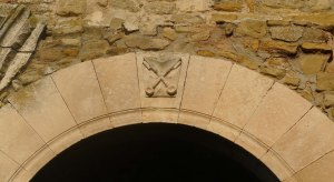 Dovella amb les claus de Sant Pere.