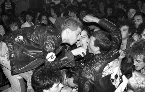 11.Xavier Mercadé - Actuació del grup Piorreah a l'Ateneu de Nou Barris, 30 de maig de 1985. Col·lecció de l’artista, Barcelona.