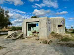 Búnquer a la platja de Cunit.
