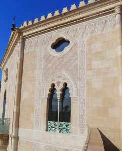 Detall de decoració de la façana principal. Foto JAF.