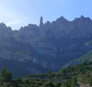 El Cavall Bernat vist des de l'estació Monistrol Vila. Foto JAF.