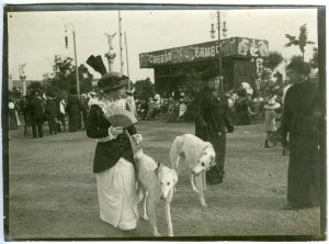 Concurs caní al Turó Parc. 1913. Foto: Ballell. AFB.